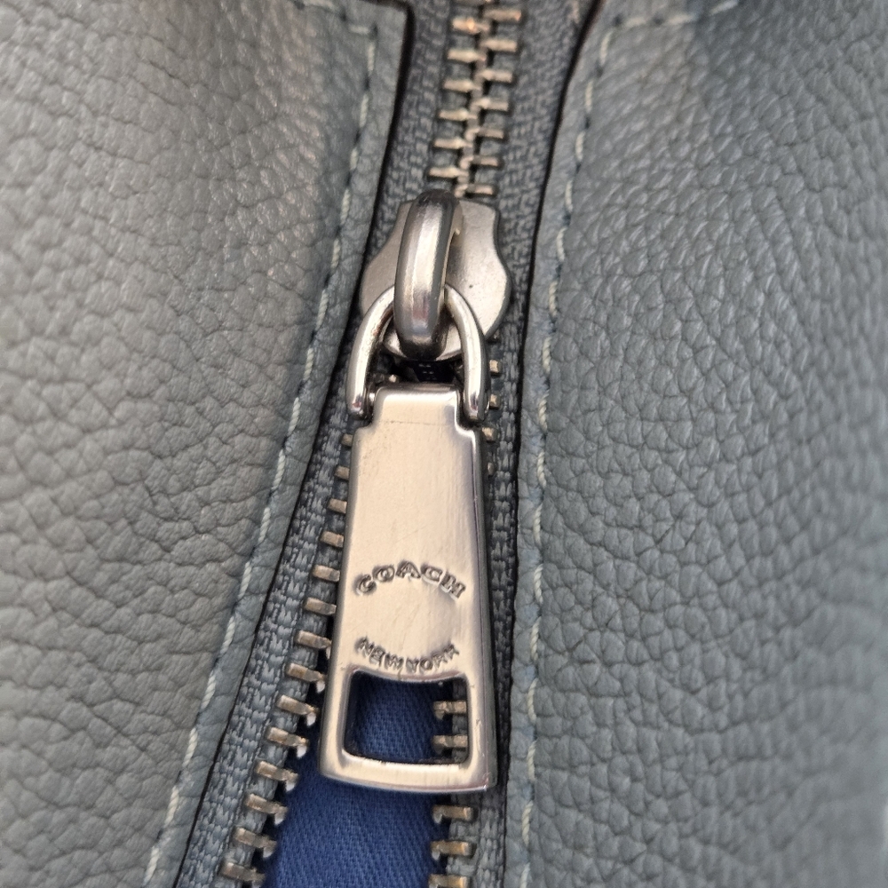 COACH 2021 Turnlock Pebbled Leather Chain Tote Sage Blue with Dust Bag 57107 - Picture 10 of 14